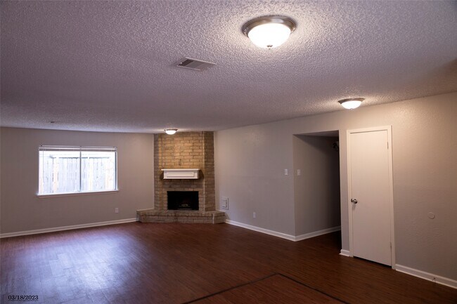 Building Photo - 16714 Britford