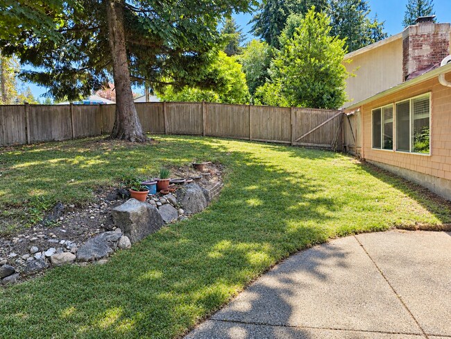 Building Photo - 14912 SE 46th Pl