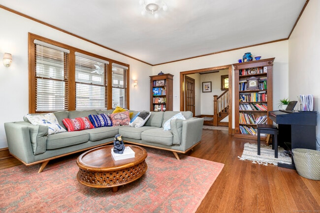 Building Photo - 291 Delavan Ave