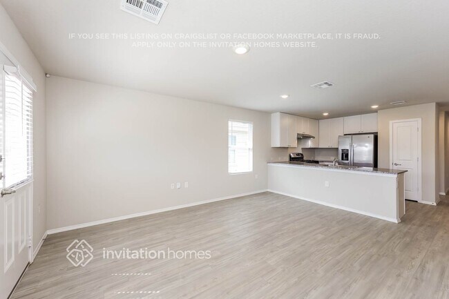 Building Photo - 922 Albatross Wy