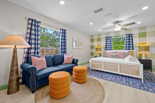Building Photo - 7957 CottonWoode Dr