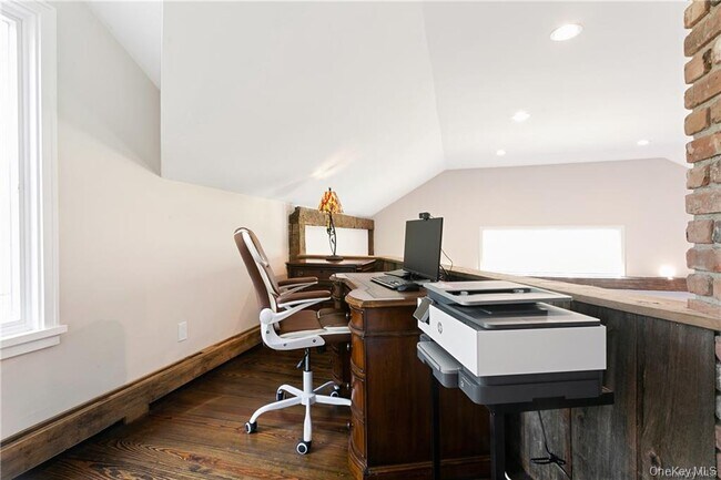 Building Photo - 21 Beech Hill Ln