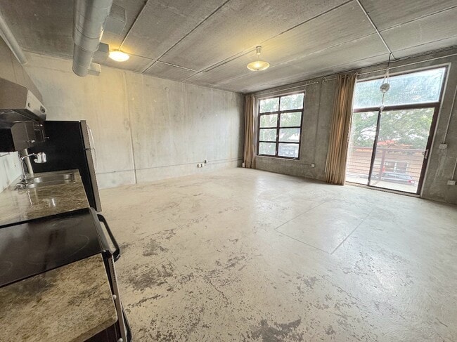 Primary Photo - 2407 Bull St