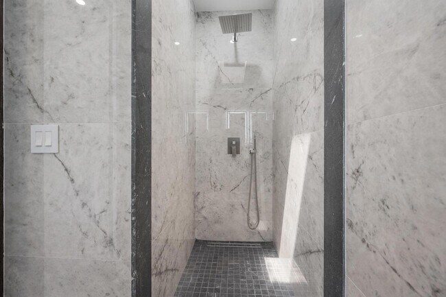 Building Photo - 13090 Touchstone Pl