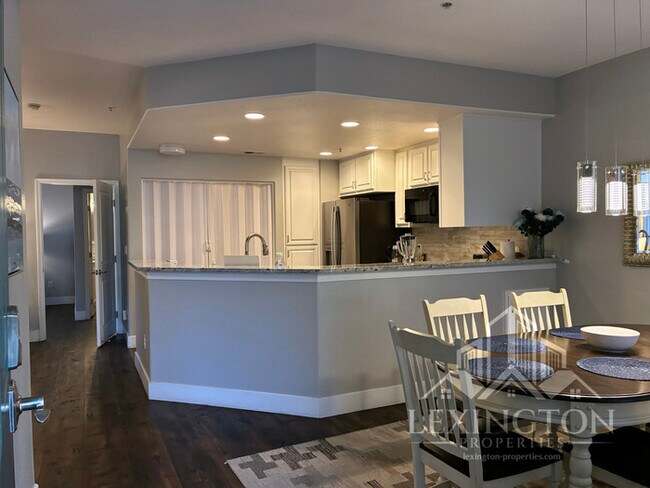 Building Photo - Beautifully Upgraded, 2BD/2BA, Condo Home in The Phoenician, Roseville!