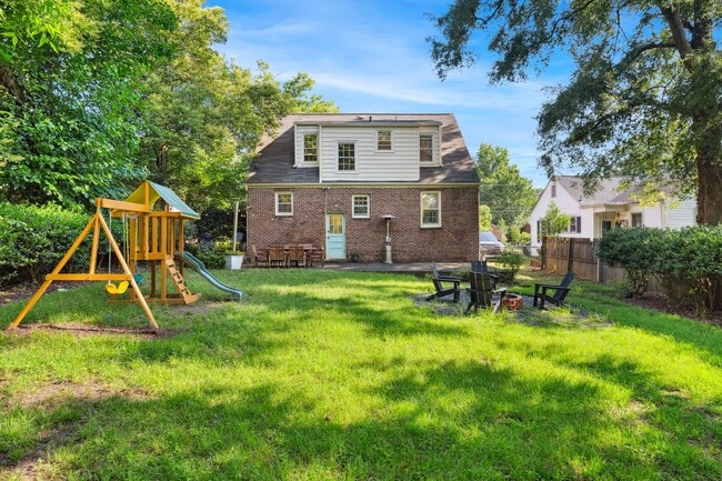 Building Photo - 3bd/2ba Two-Story Home in Durham Only 1 Mile from Downtown!