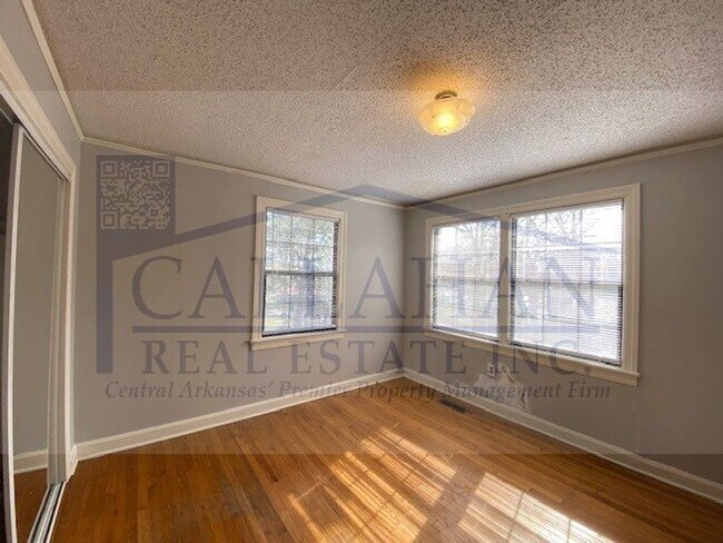 Building Photo - Park Hill Bungalow