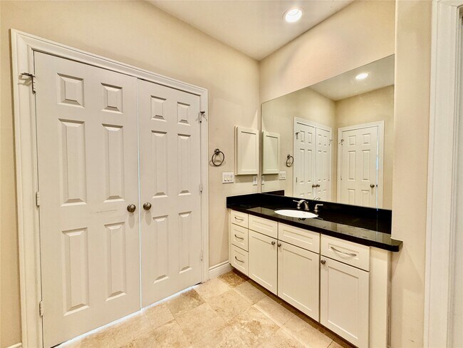 Building Photo - 5430 Crooms St