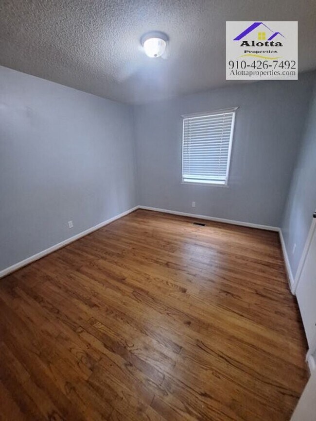 Building Photo - 5615 Dodge Dr