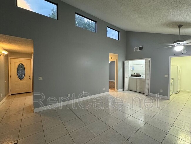 Building Photo - 2304 Inagua Way