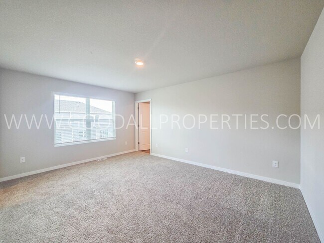 Building Photo - Never Lived In! Brand New 3 Bed, 2.5 Bath Townhome in Waukee