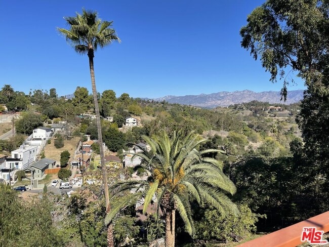 Building Photo - 4255 Raynol St