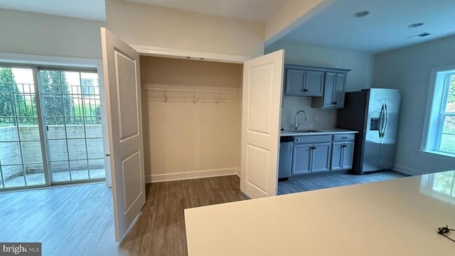 Building Photo - 7621 Leonard Dr
