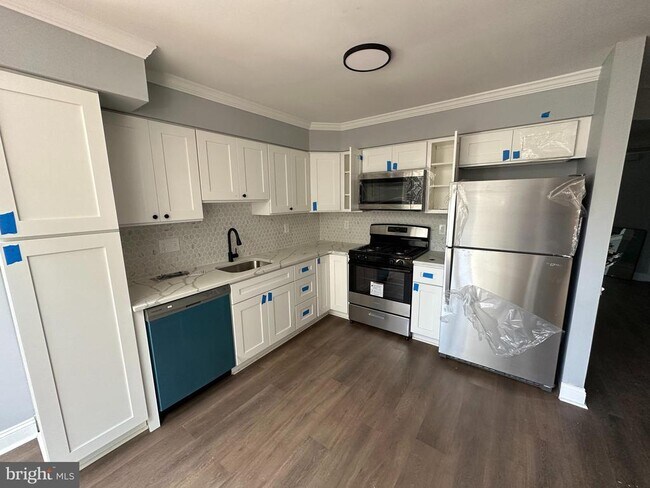 Building Photo - 272 Sequoia Dr