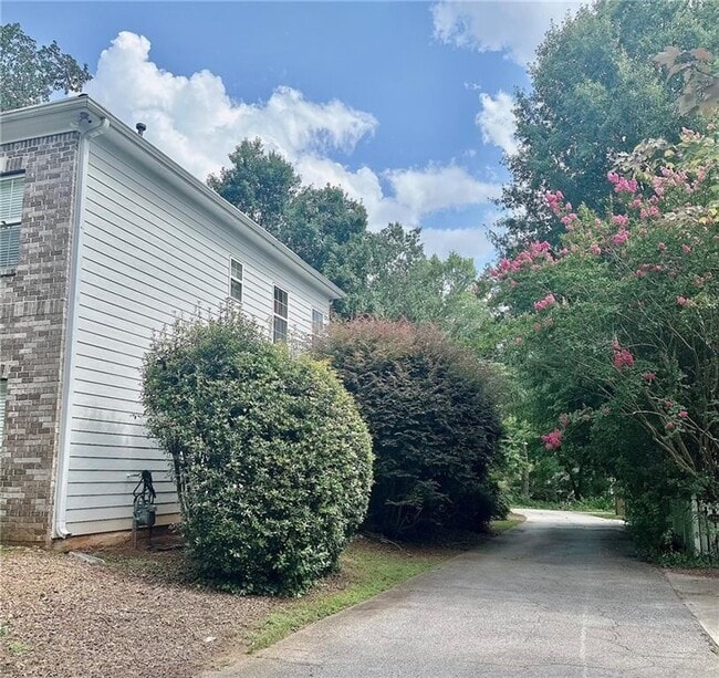 Building Photo - 1224 Crescentwood Ln