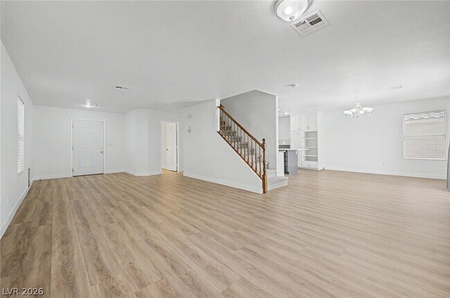 Building Photo - 10547 Lilac Tree Ave