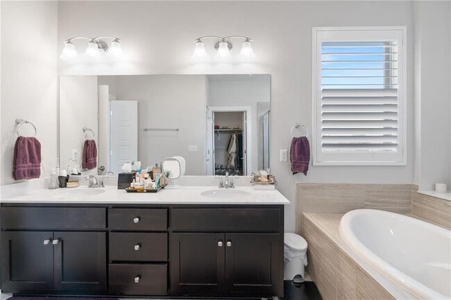 Building Photo - 1514 Arcilla St