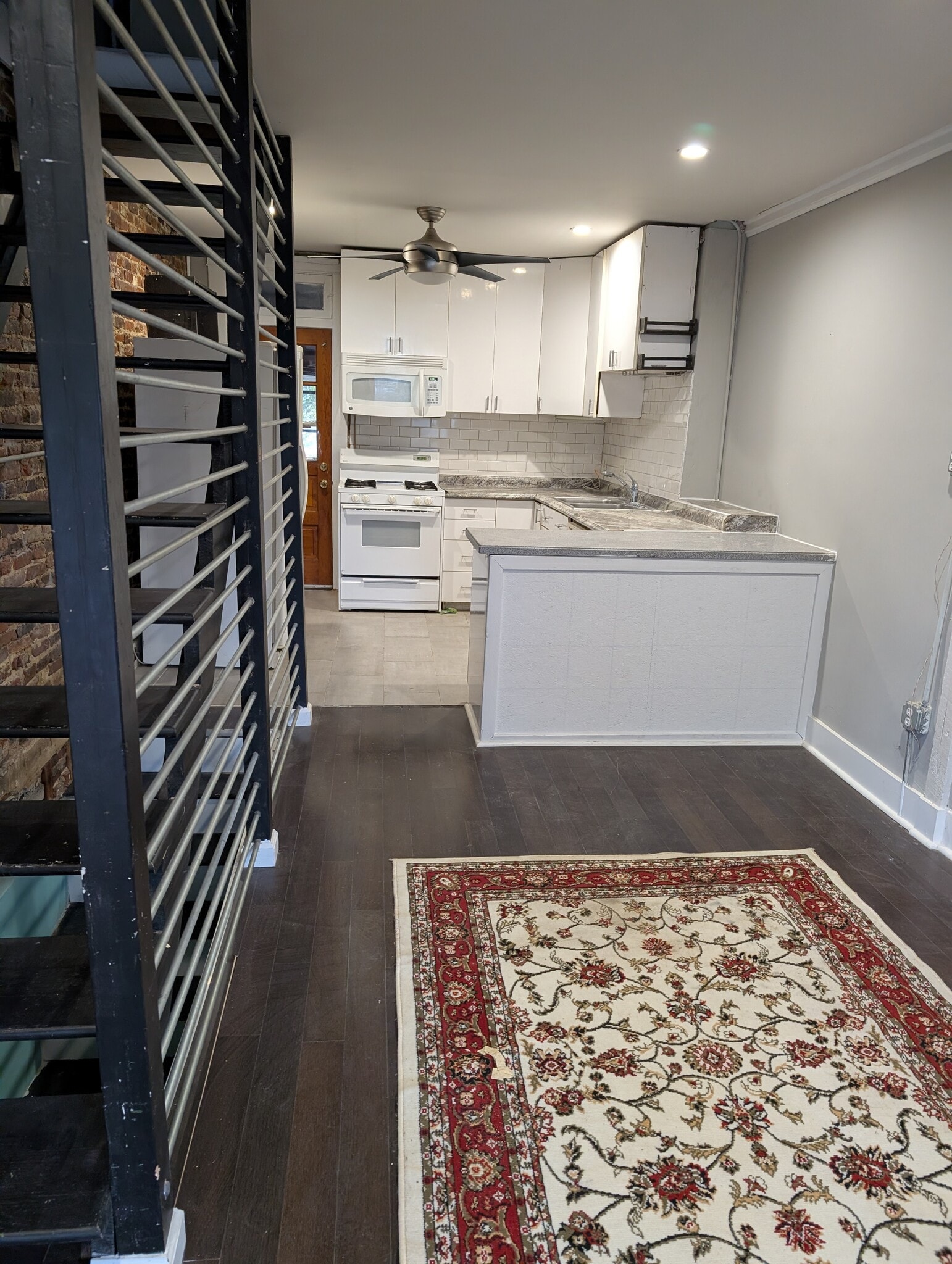 Building Photo - 3415 Pleasant Pl