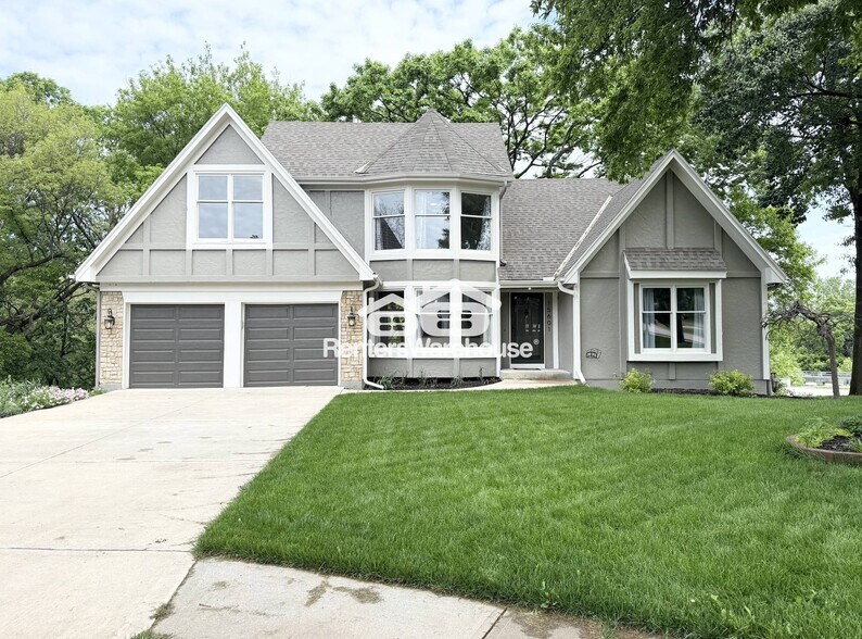 Primary Photo - 15601 Maple St