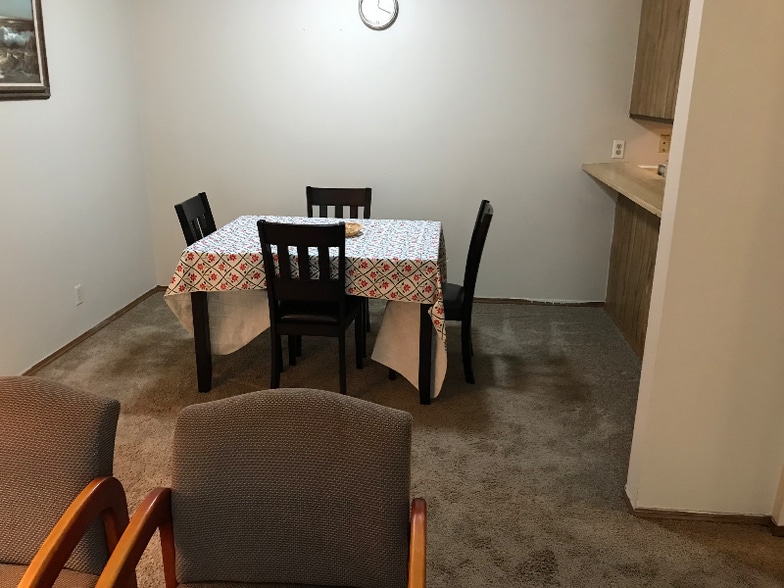 Building Photo - 320 Brown St St