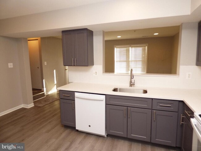 Building Photo - 18024 Singing Pine Cir
