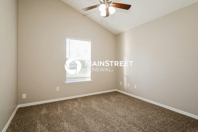 Building Photo - 3 Bedroom Pet-Friendly Home in Jacksonville, FL with Main Street Renewal