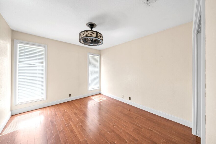 Building Photo - 13014 Skymeadow Dr