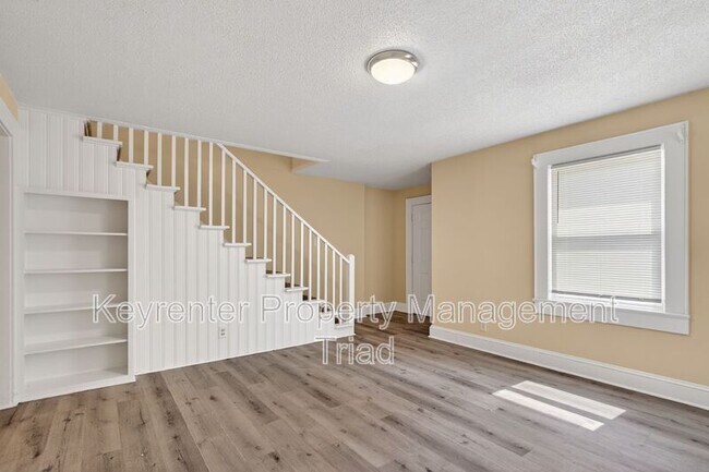 Building Photo - 506 Rocky Knoll Rd