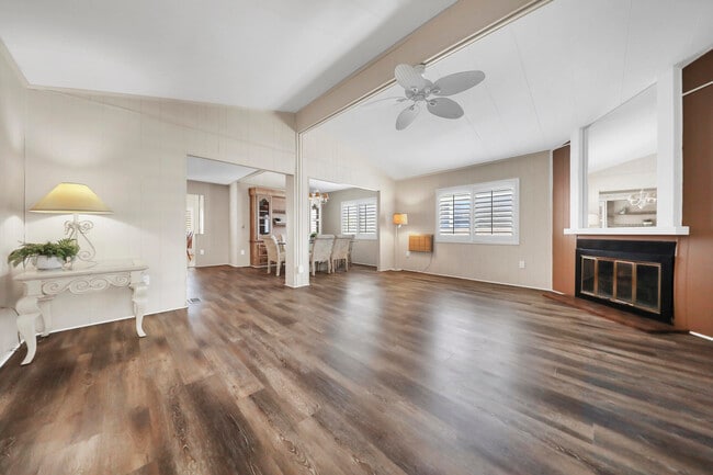 Building Photo - 74647 Azurite Cir E