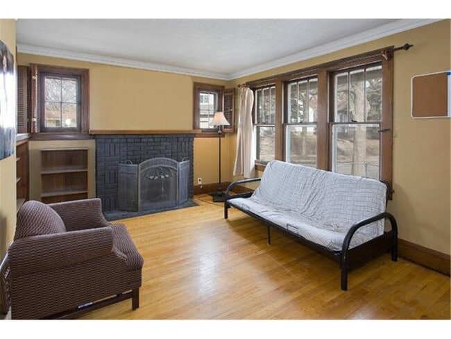 Building Photo - 2230 Cole Ave SE