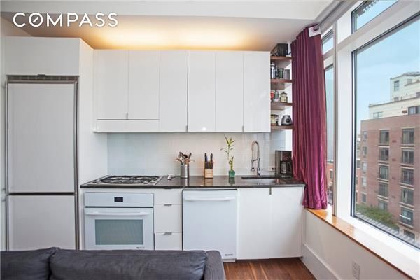 Building Photo - 10-17-17 Jackson Ave