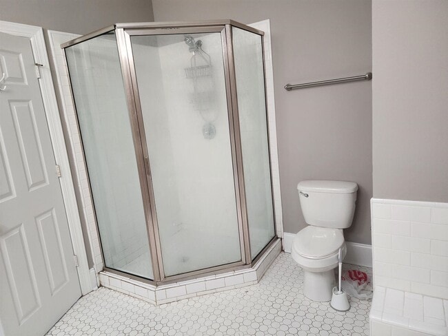 Building Photo - 3/2.5 Luxury Townhome in All Saints distri...