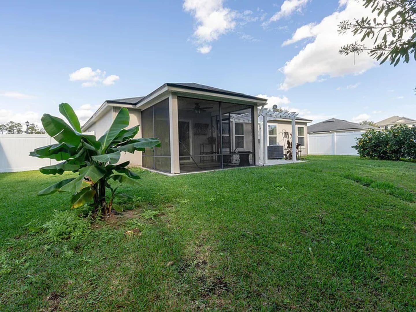 Building Photo - 15360 Spotted Stallion Trail