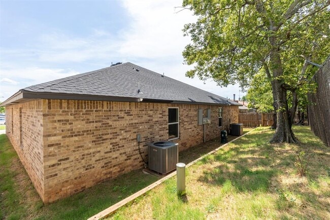 Building Photo - 8787 St George Way