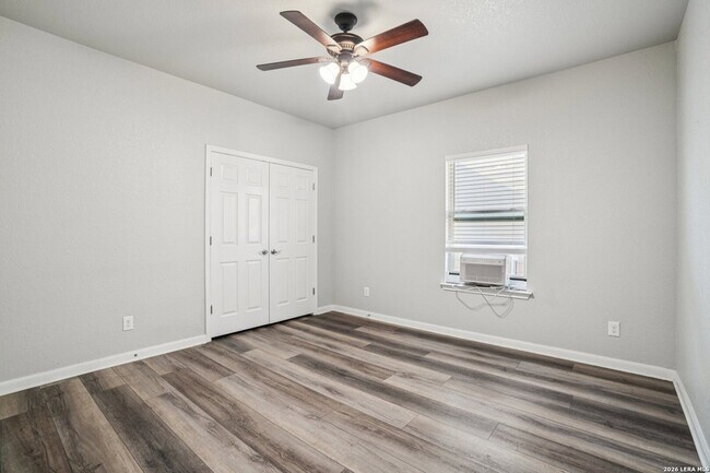 Building Photo - 6413 Von Rosk