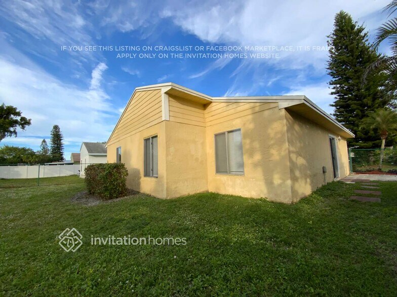 Building Photo - 8447 Red Wagon Ln