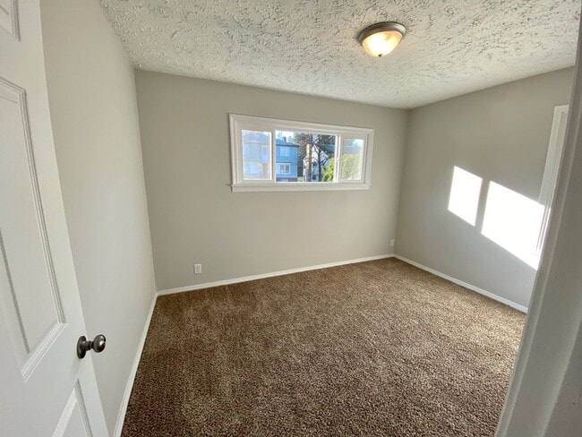 Building Photo - Cliff-Cannon Rental