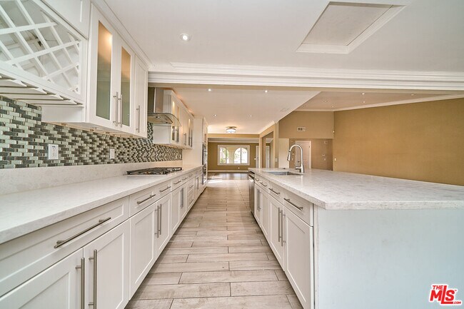 Building Photo - 2660 Conata St
