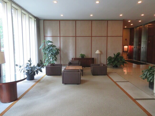 Building Photo - 3550 N Lake Shore Dr