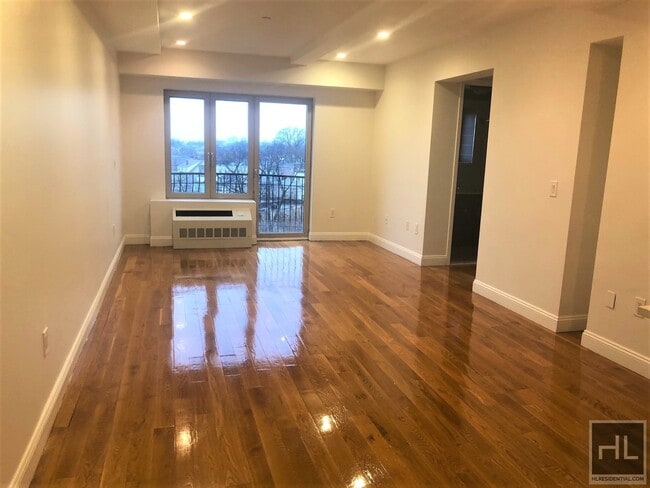 Building Photo - 3030 Middletown Rd