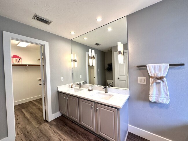 Building Photo - 46 Summer Haze Cir