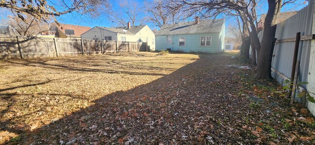 Building Photo - Beautiful 2 Bedroom 1 Bath Home