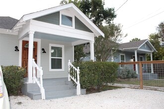 Building Photo - 2713 Cochran St