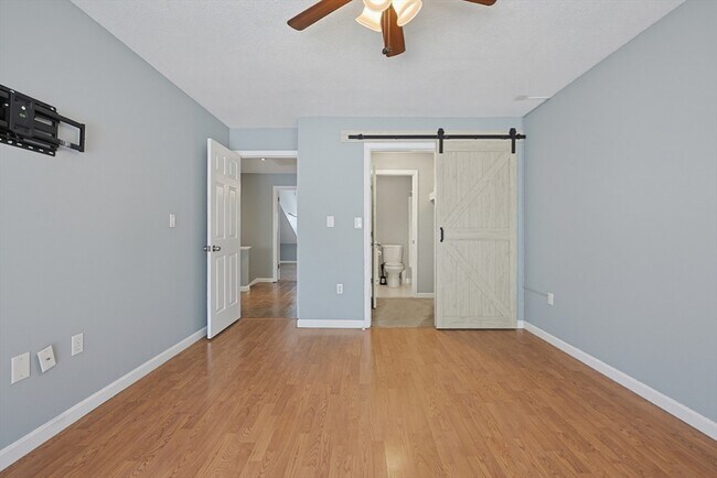 Building Photo - 167 Greenbrook Dr