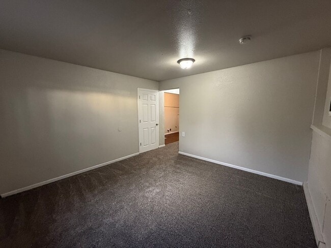 Building Photo - BRAND NEW 5 bed House in Tacoma School District!