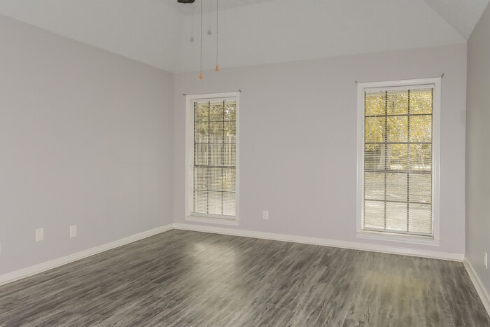 Building Photo - 3824 Elm Ave