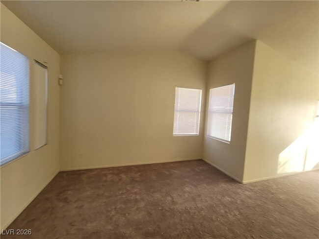 Building Photo - 25 Newburg Ave