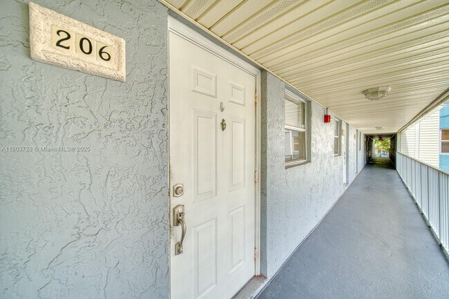 Building Photo - 4600 SW 67th Ave