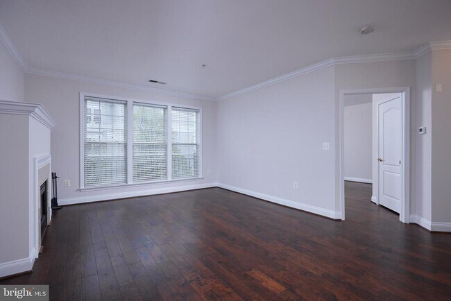 Building Photo - 300 King Farm Blvd
