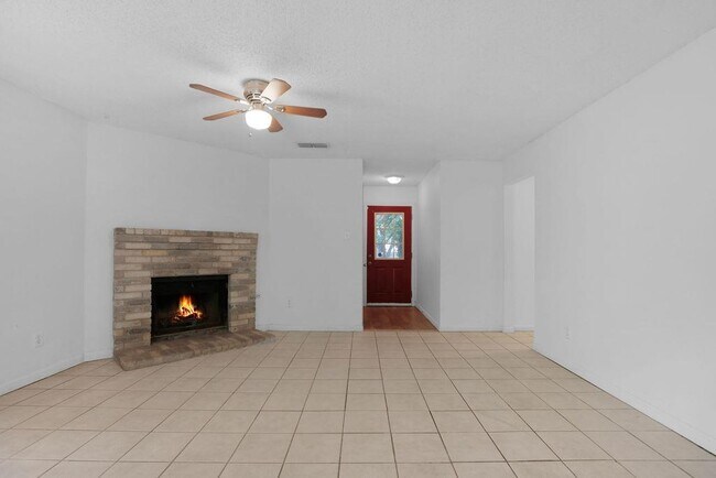 Building Photo - 5808 Spring Meadow Rd